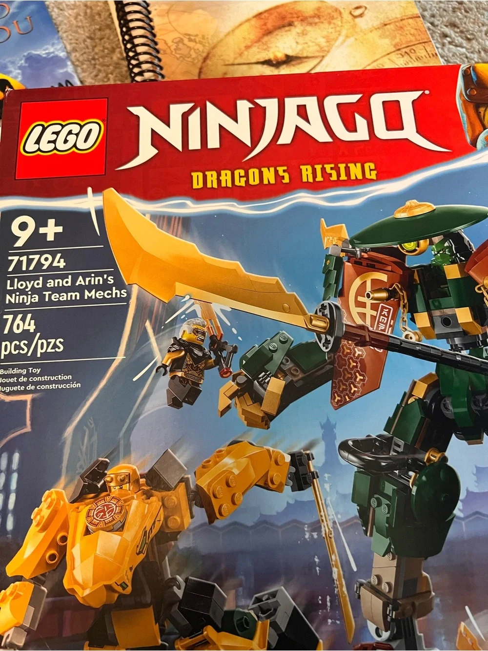 Lego Ninjago Dragons Rising Lloyd and Arin Mechs - Yellow & Green